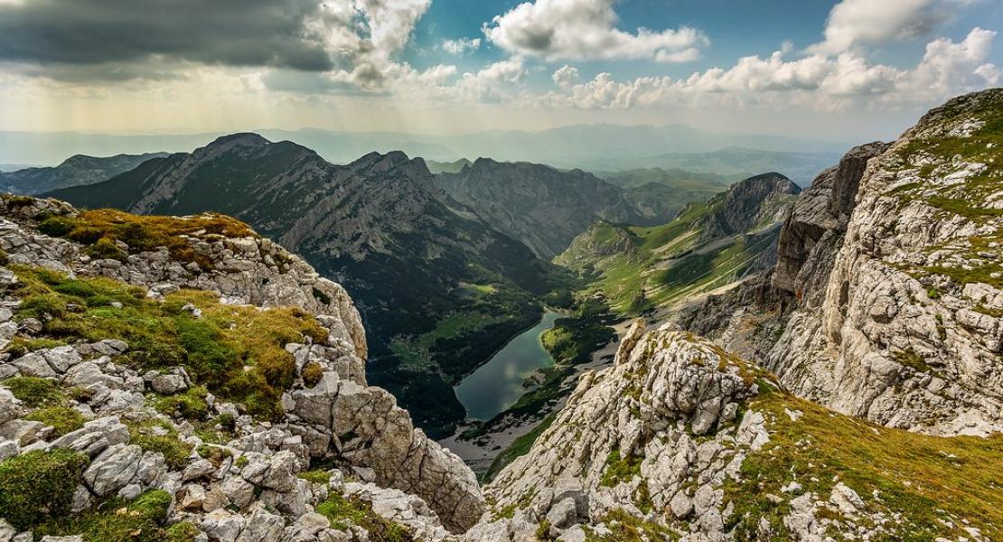 Lijepa naša domovina !